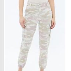 Aeropostale High Rise Relaxed Cargo Jogger